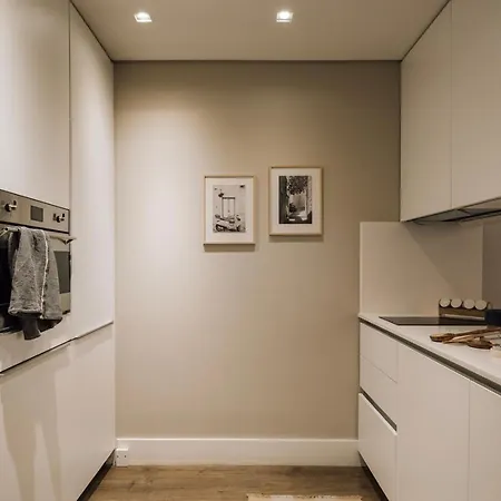 Daire Lubrense - 2 Bedrooms And Terrace In Chiado Lisboa