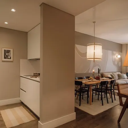 Appartamento Lubrense - 2 Bedrooms And Terrace In Chiado Lisbona