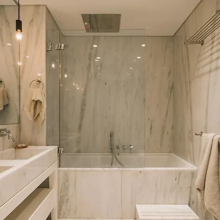 Lubrense - 2 Bedrooms And Terrace In Chiado דירה ליסבון